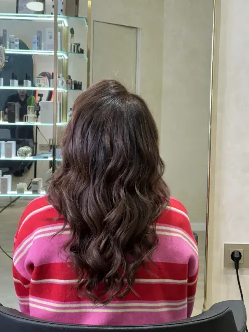 Ondas naturales de salón realizado en Salón Anzhela.