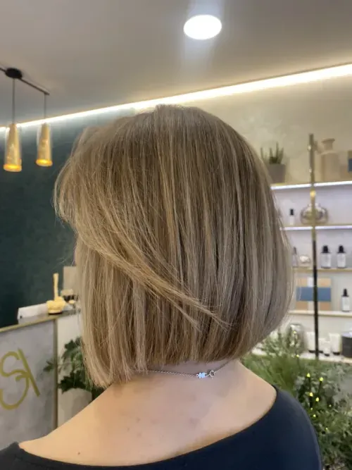 Corte bob pulido realizado en Salón Anzhela.